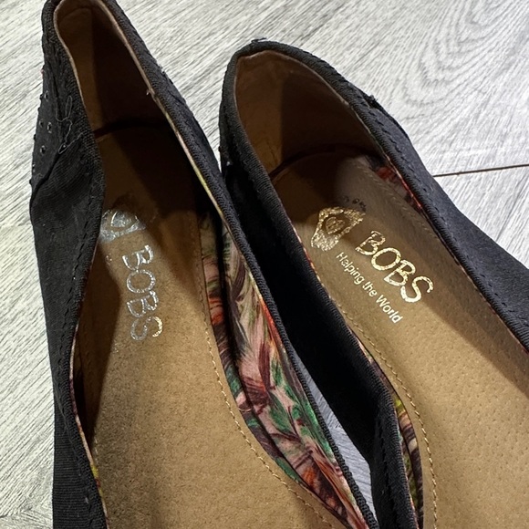 Bobs By Skechers Women’s Black Ballet Flats with Sparkles - Picture 4 of 6